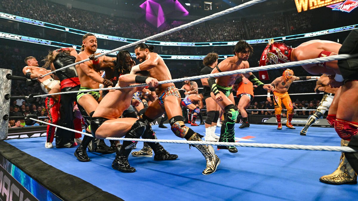 WWE officials are reportedly "not even sure who is all on the roster anymore".

(via @Frightful)