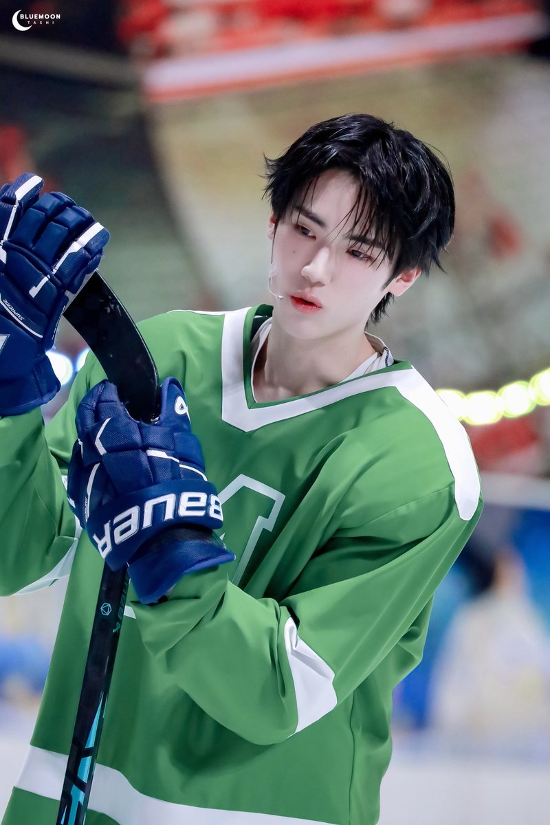 🌙ʙʟᴜᴇᴍᴏᴏɴෆ. ෆ⃛ || 🎸🌱🏒 tweet media