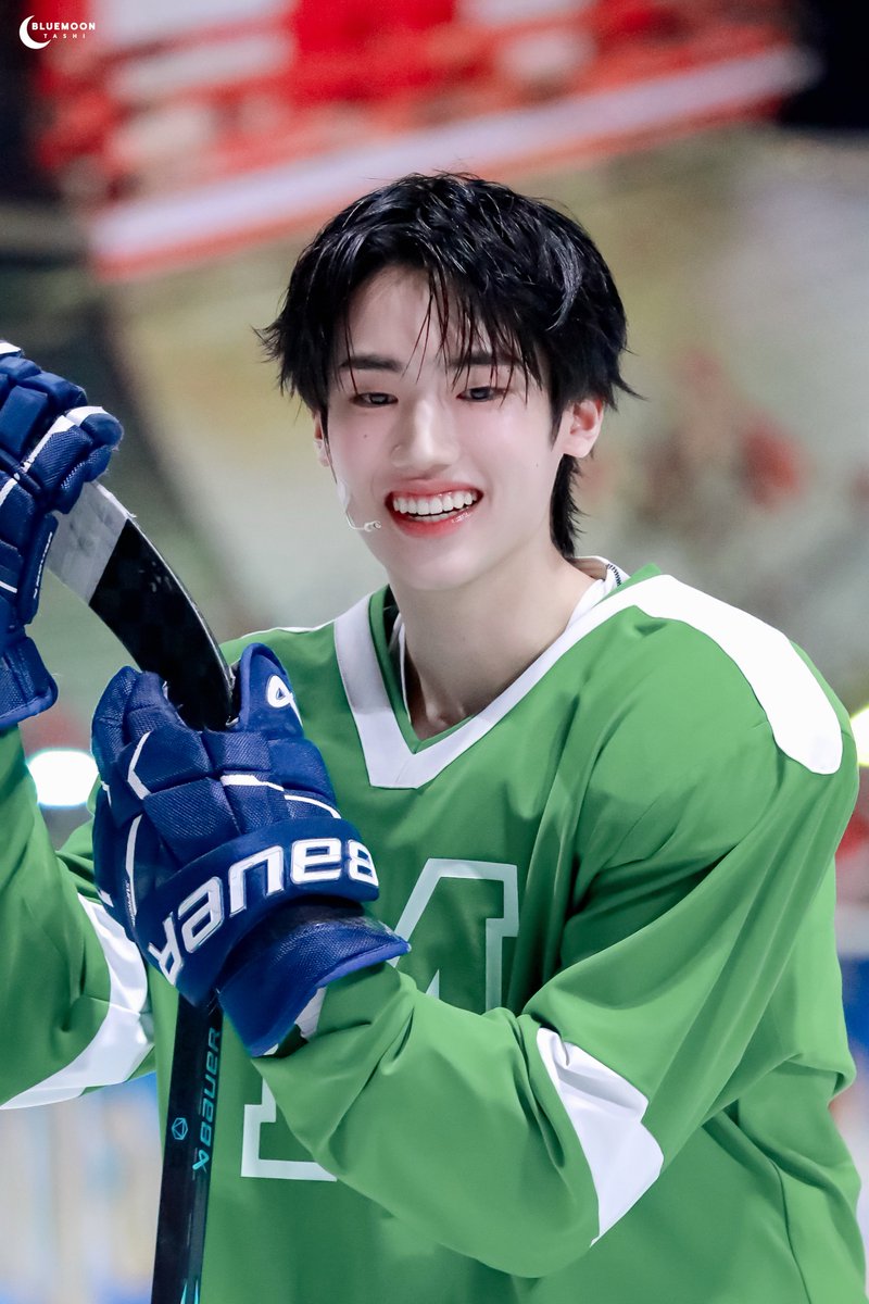 🌙ʙʟᴜᴇᴍᴏᴏɴෆ. ෆ⃛ || 🎸🌱🏒 tweet media