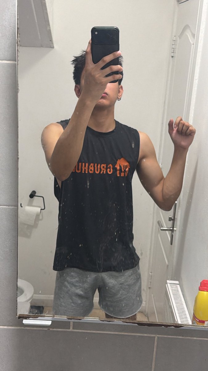 𝕯 𝕵 tweet media