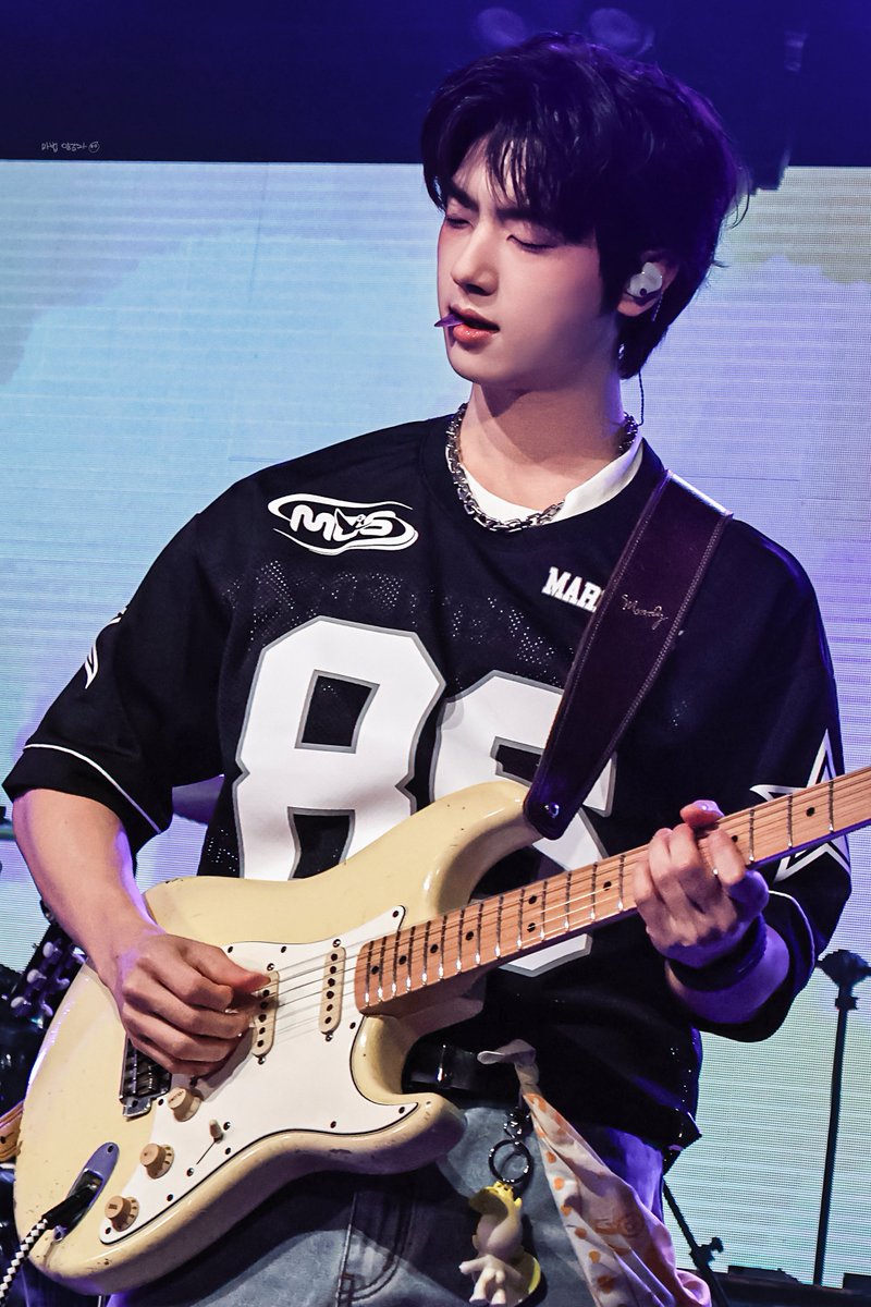 260502 STUDIO WE: LIVE #7

피크 물고 기타치는거,,진짜 반칙이야🥹

#원위 #ONEWE #강현 #KANGHYUN