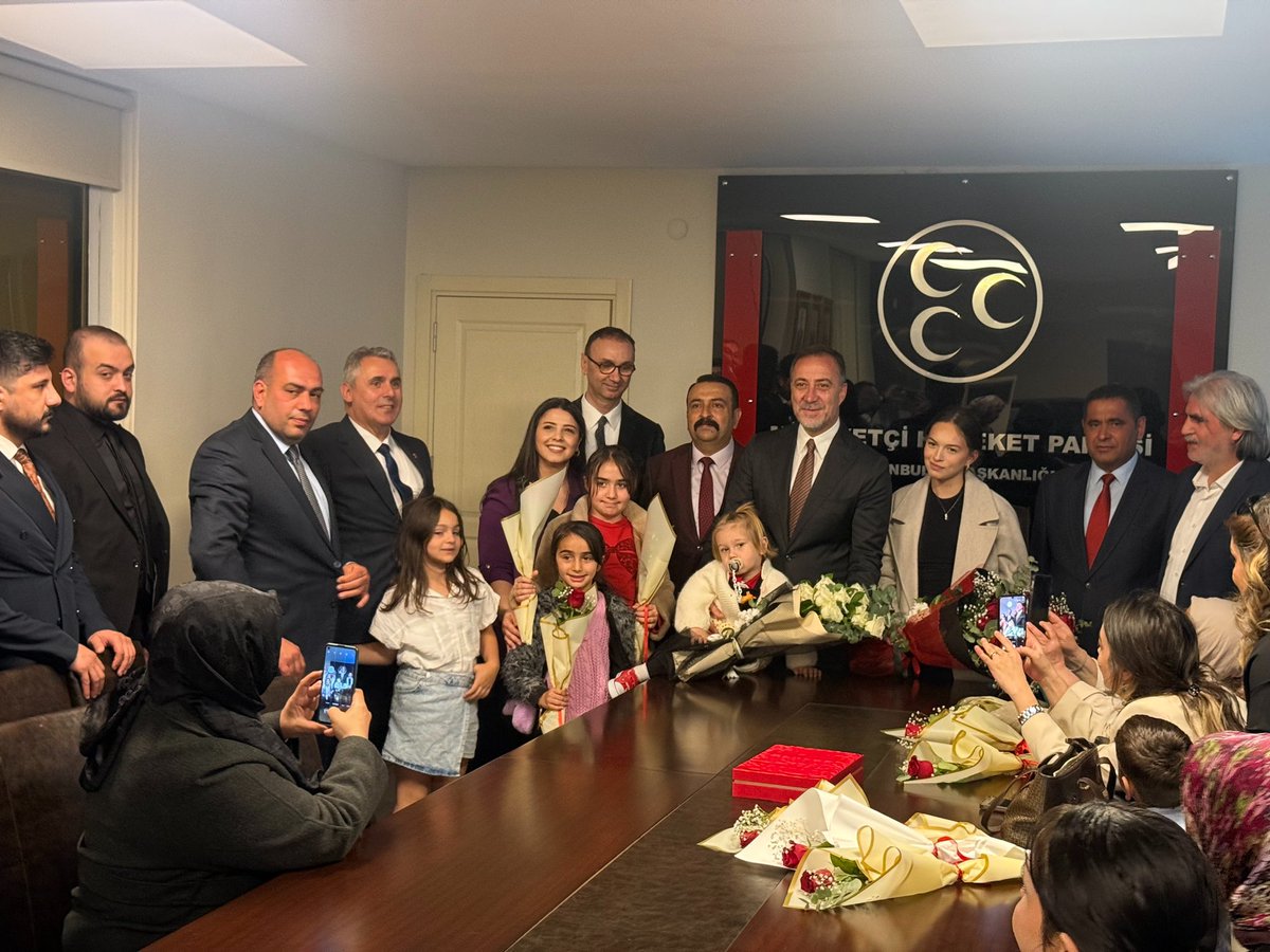 BBusraduzgun's tweet photo. Çocuklar gülsün diye gayretimiz…
Çocuklar için bir memleket düşündeyiz.
Yarınlarımızla bugünden bir hatıra…
Sana söz küçük bozkurtum, asenam;
yarınları sizin gülüşlerinizle inşa edeceğiz. 🇹🇷 https://t.co/hDpkRMX5t8
