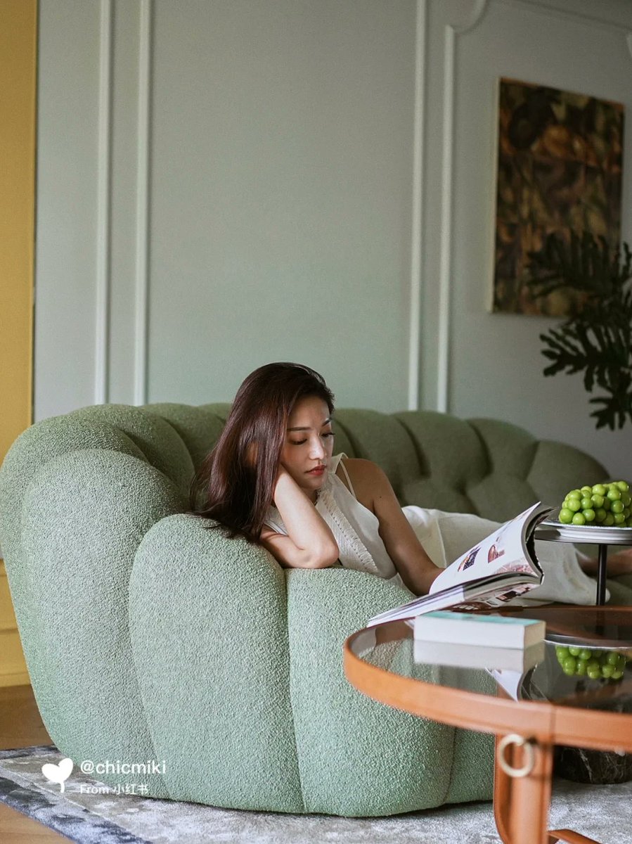 diegocheor's tweet image. Cozy Sunday vibes  Spent the morning rearranging my bookshelf u0026 sipping matcha—small joys hit different at home! #HomeComfort #WeekendVibes