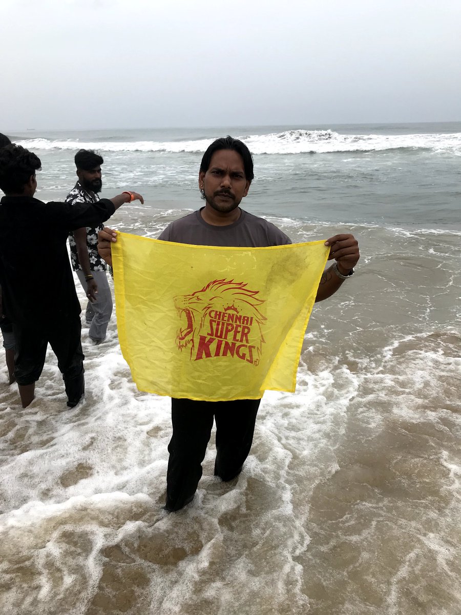 Bishnu39296470's tweet image. Forever MSD 💛 
#yellove #cskforever #msd #msdhoni #whistlepodu