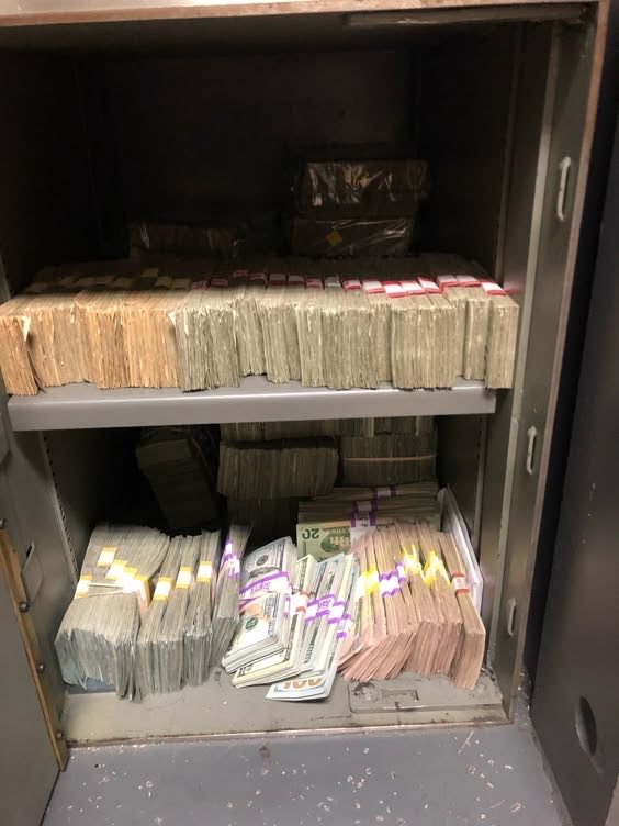 Bands💰 tweet media