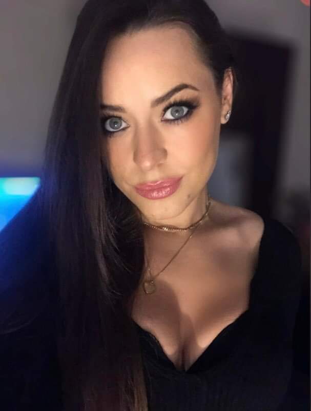 Dominatrix Kayleigh tweet media