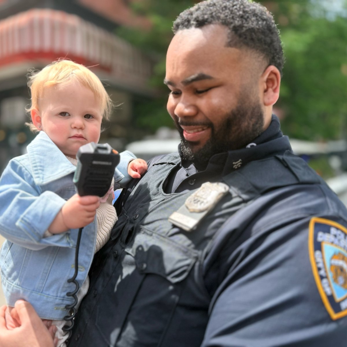 NYPD 19th Precinct tweet media