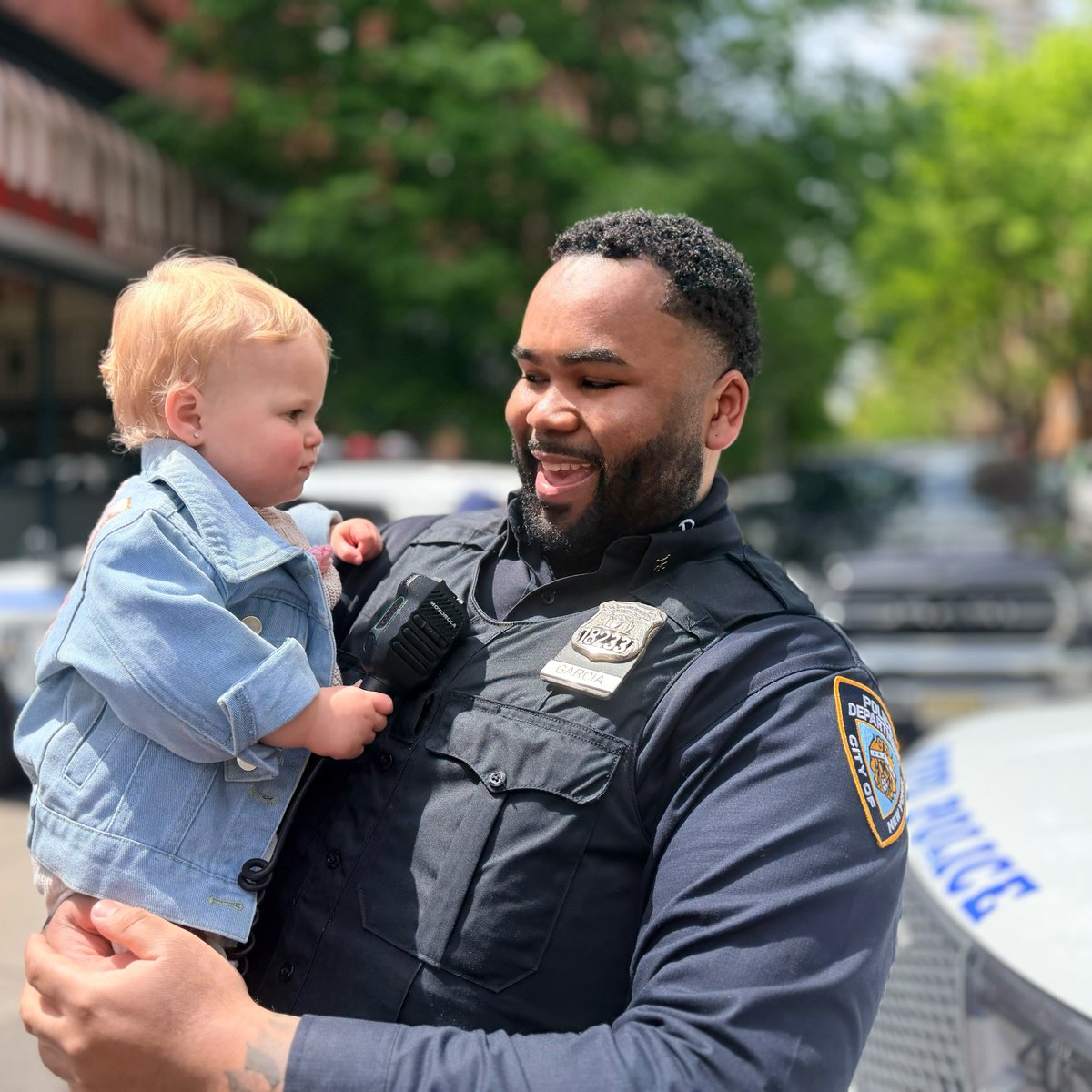 NYPD 19th Precinct tweet media