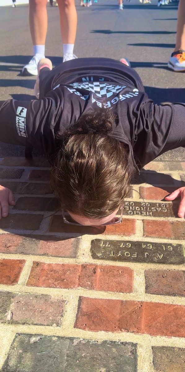 CyndianaSports's tweet photo. I DDDIIIIIDDDDD IT!!! AND BEAT MY GOAL TIME (3 hrs was my goal) which totally surpassed my time last year!!!
Year 2 was AWESOME!!!! 2:57 finish!!!! LETS GOOOO!!!!! #IndyMini ๐๐๐ป๐๐ https://t.co/WCEkHOTmdr