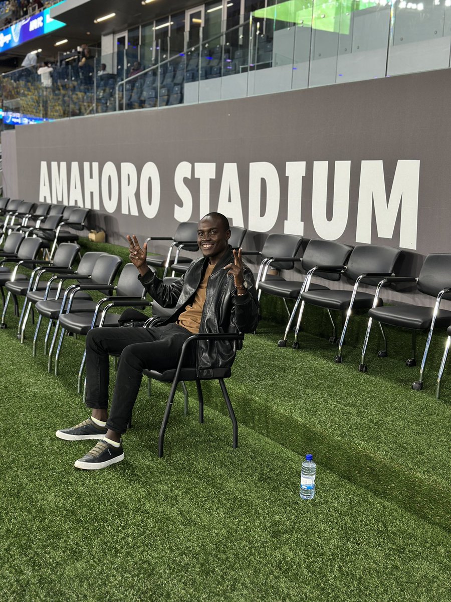 Jason_Sagini's tweet photo. The #RwandanDerby ends in a draw โ Rayon Sports 1-1 APR โฝ๏ธ ๐ท๐ผ ๐ฅ
What an experience this was to attend my first ever football derby in +250 .. thank you @FERWAFA @Rwanda_Sports ๐
#WalkWithSagini https://t.co/4ws51o41CW