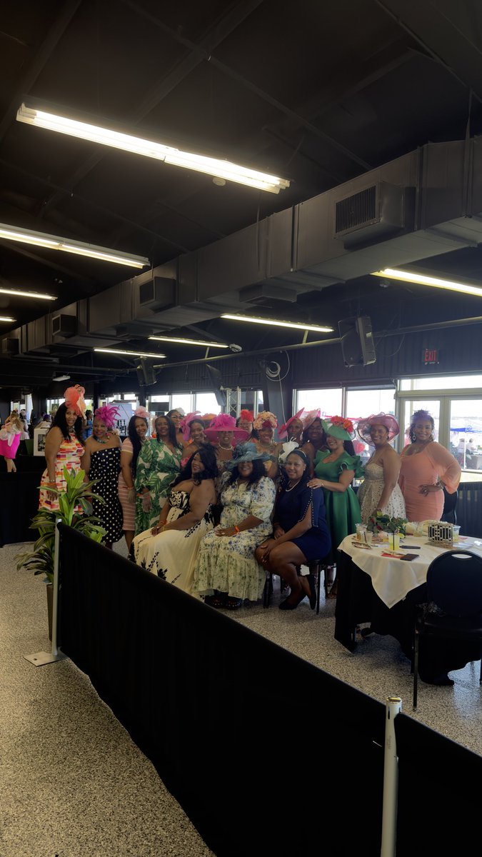 Sam Houston Race Park tweet media