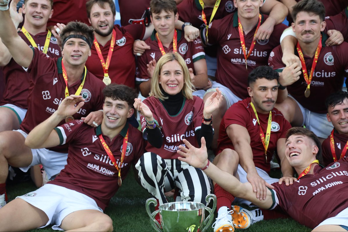RocioGAlcantara's tweet photo. 🏆🏉 CAMPEONES, CAMPEONES, OEE OE OEEEEE 🏉🏆

👏 @AlcobendasRugby ganador de la Copa del Rey 👏 https://t.co/nrtAEOW7aW