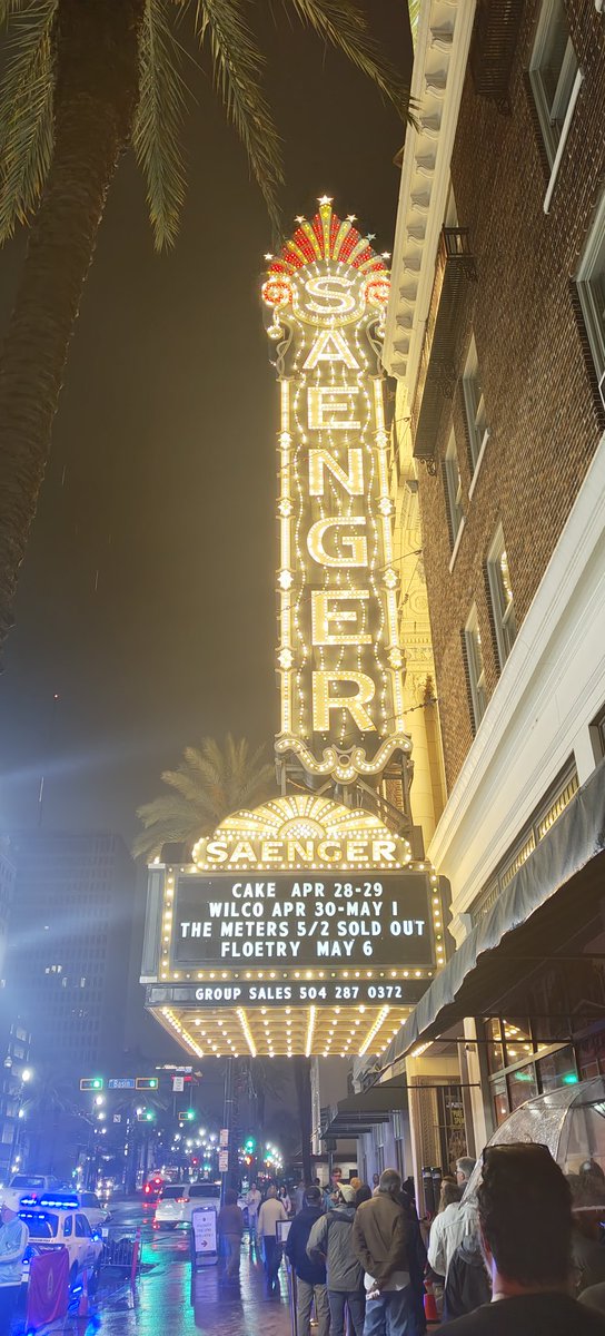 cloudypeeps's tweet image. Friday hijinks from @Wilco at the @SaengerNOLA. #wilco #nola #saenger