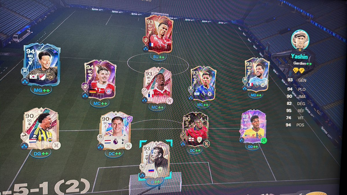 redssfn's tweet photo. Yo, les gars vous me conseillez quoi comme amélioration ou des joueurs à tester pour 800 K ? ( Faite pas gaffe au dd j’ai pas encore fini l’evo ) https://t.co/spc8RE0hdc