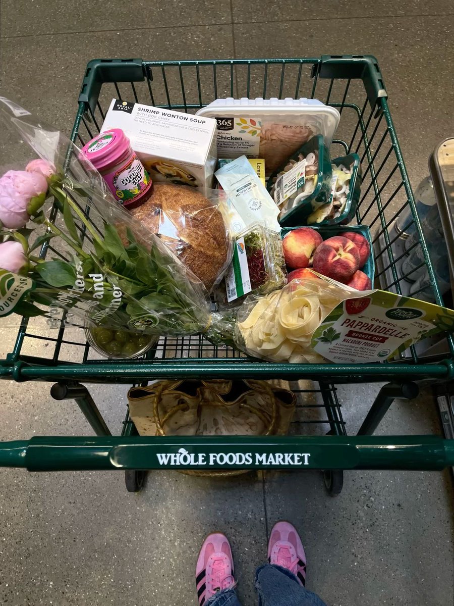 cherrybamb1's tweet photo. For my American oomfs, what are your go to items from Whole Foods? https://t.co/ZUj27d2XAG