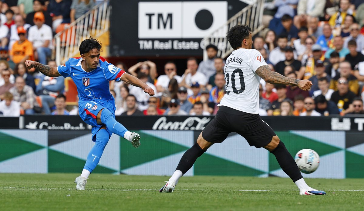 siempreatletico's tweet photo. #ValenciaAtleti 0-2😀Una muy buena unidad B del #Atleti gana en Mestalla con el sello de futuro de la Academia. Iker Luque⚽️y Miguel Cubo⚽️"certifican" con sus goles el billete a la #Champions en una tarde mágica para los "Chicos" de Torres👏https://t.co/cOvvY8eihb👏#AupaAtleti👌 https://t.co/q0IdbYH8Tw