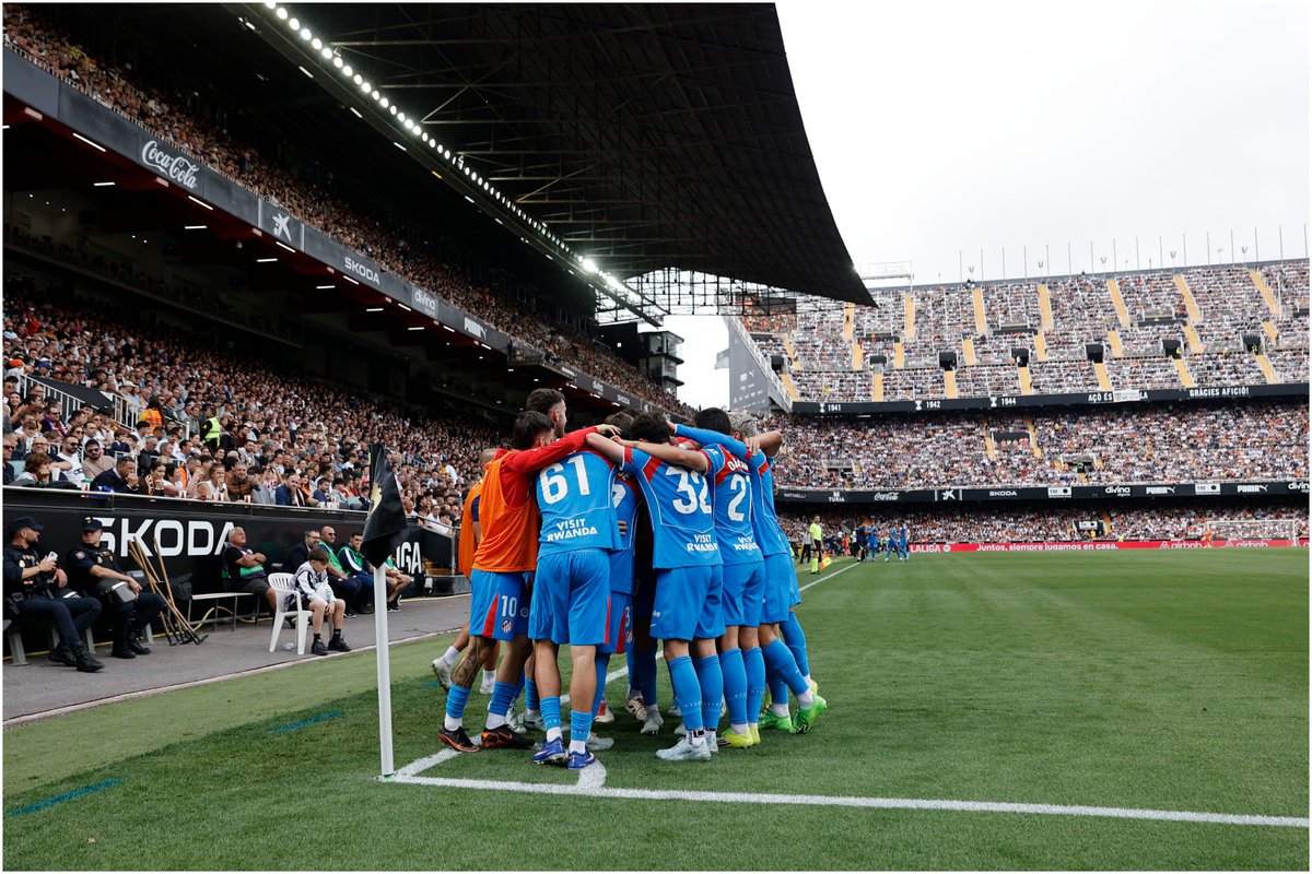 siempreatletico's tweet photo. #ValenciaAtleti 0-2😀Una muy buena unidad B del #Atleti gana en Mestalla con el sello de futuro de la Academia. Iker Luque⚽️y Miguel Cubo⚽️"certifican" con sus goles el billete a la #Champions en una tarde mágica para los "Chicos" de Torres👏https://t.co/cOvvY8eihb👏#AupaAtleti👌 https://t.co/q0IdbYH8Tw