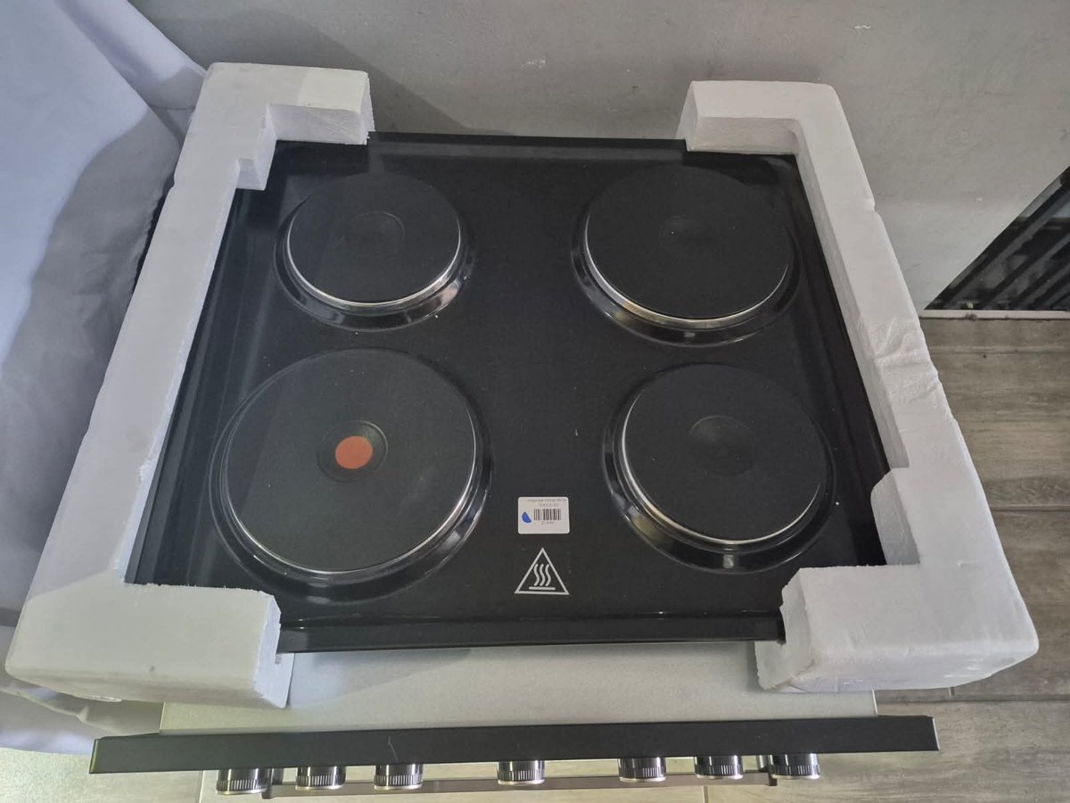 AbouNoorayn's tweet photo. I have all of them  for SALE

BRAND NEW.
Prices for fridges from 2mil to 2.8
For the cooker 1.7 mil https://t.co/xMkUACRbSY