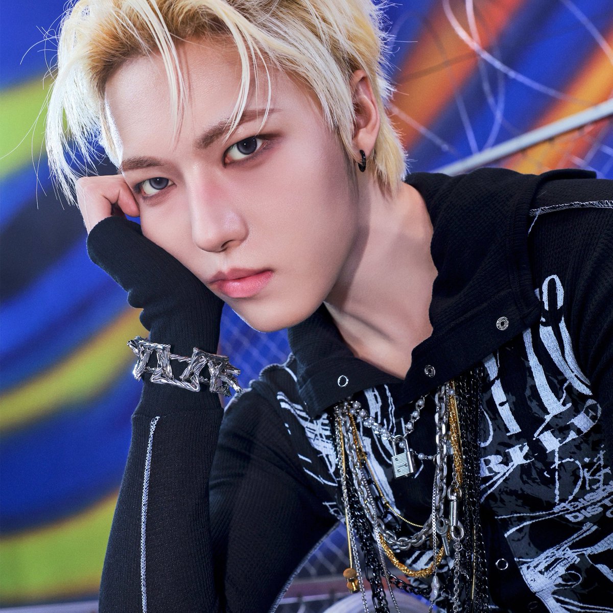 why he cant be blonde like this again this cb??? im gonna cry