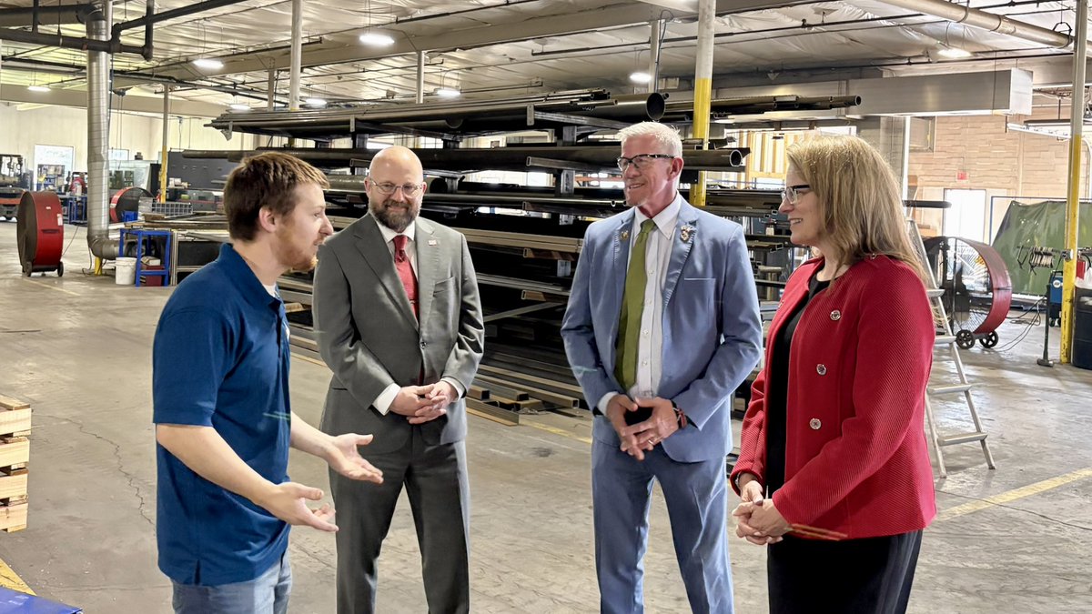 SBAgreatplains's tweet image. SBA OFO Associate Administrator @LShimkat, @SBAgreatplains RA Brad Zaun, and DD Ryan Lincoln visited Innovative Metal Products in Des Moines today to discuss workforce and supply chain solutions for Iowa manufacturers. Supporting the engines of our economy!🛠️ #Iowa #Manufacturing