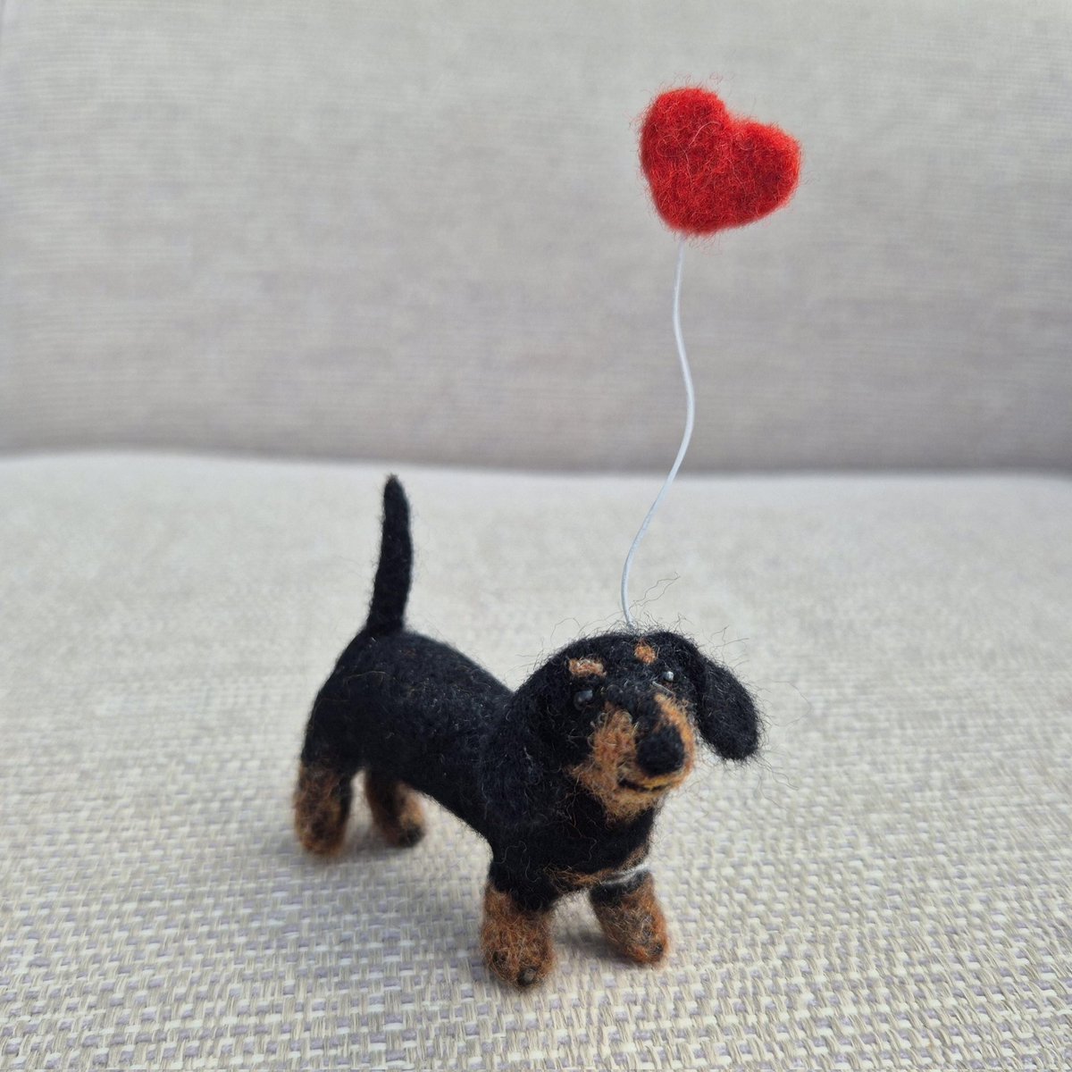 RockingFelter's tweet image. Hello!
Please meet sweet Heidi, the miniature felted Dachshund! 
This beautiful handmade pet is perfect to gift or treasure.
Thank you ❤️ 
therockingfelter.etsy.com/listing/449814…
#dachshund #dogsofX #handmade #shopindie