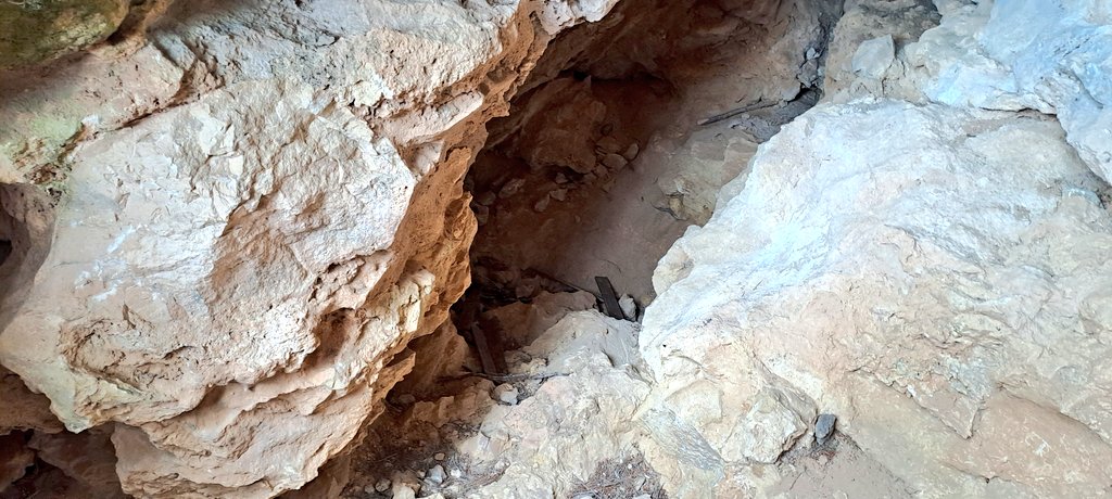hikesbd's tweet image. Sortida pels voltants de Calafell. Uns pocs quilòmetres per estirar les cames i conéixer nous camins i llocs com el Casalot del Viola, la Cova Foradada o la Cantera de La Escamosa.
#hiking