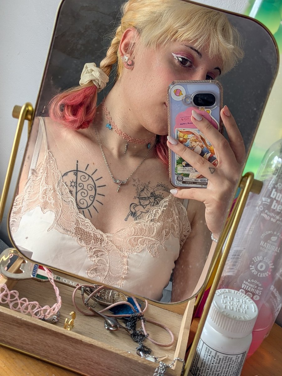 🌸 Lily petal 🌸 tweet media