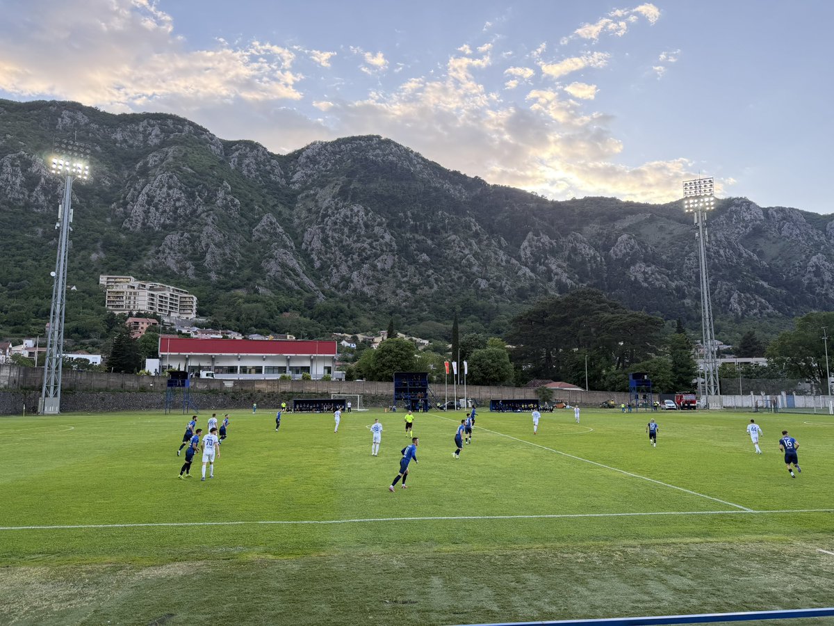 Callums028's tweet photo. Montenegrin Prva League action this evening. Possibly the most stunning backdrop at a football ground that I’ve ever been to. Trips to Kotor and Perast this weekend - what a truly beautiful country! 🇲🇪

FK Bokelj v Sutjeska Nikšić (2-3) #groundhopping https://t.co/870NZGUMX4