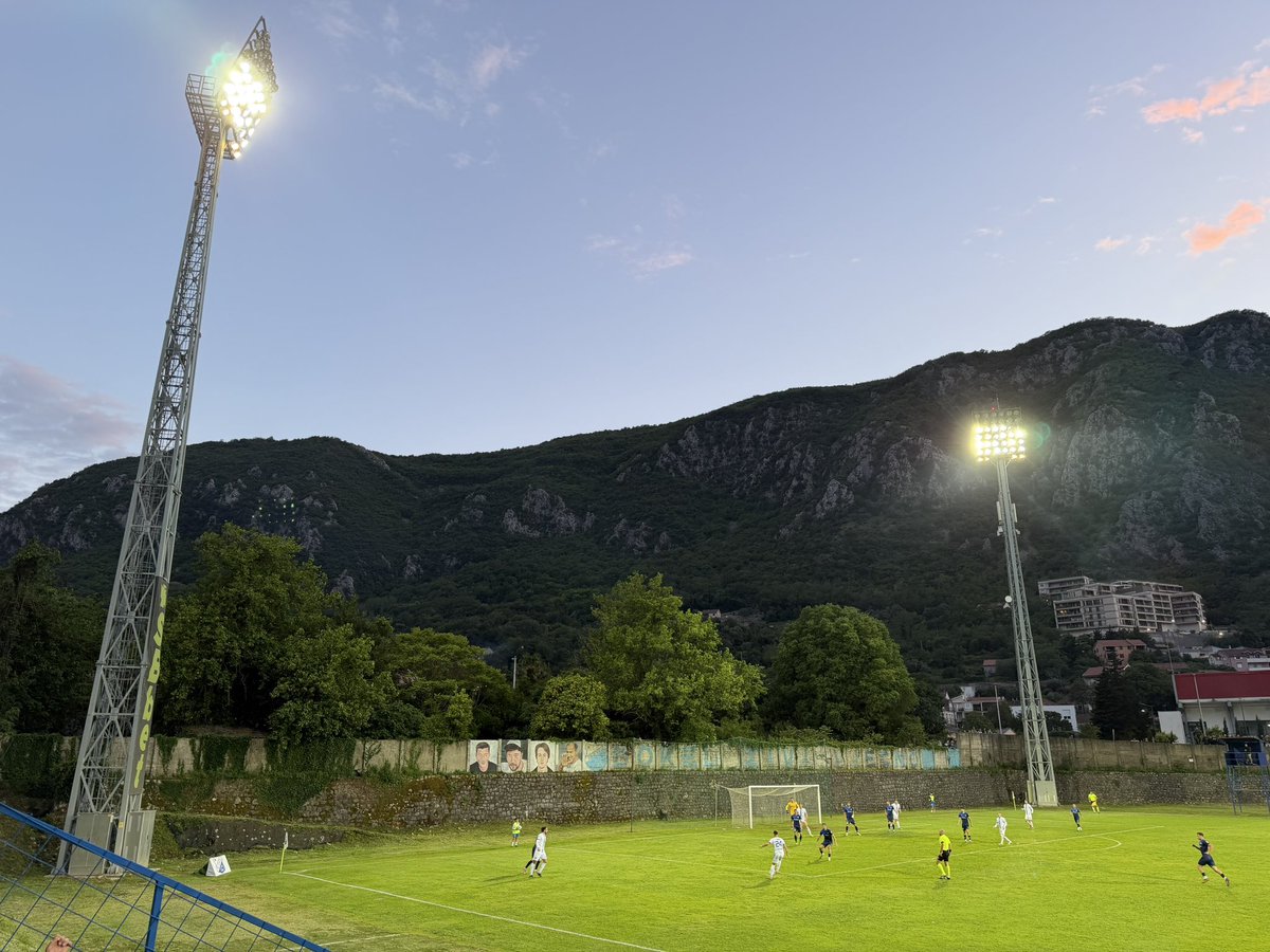 Callums028's tweet photo. Montenegrin Prva League action this evening. Possibly the most stunning backdrop at a football ground that I’ve ever been to. Trips to Kotor and Perast this weekend - what a truly beautiful country! 🇲🇪

FK Bokelj v Sutjeska Nikšić (2-3) #groundhopping https://t.co/870NZGUMX4