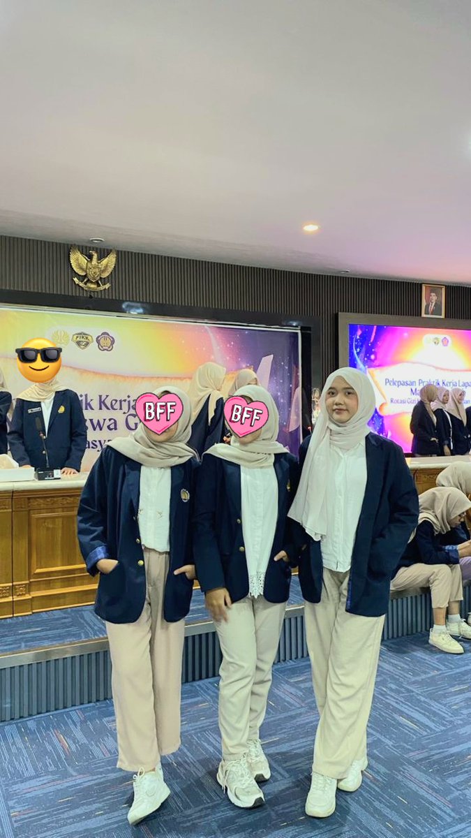 decy tweet media