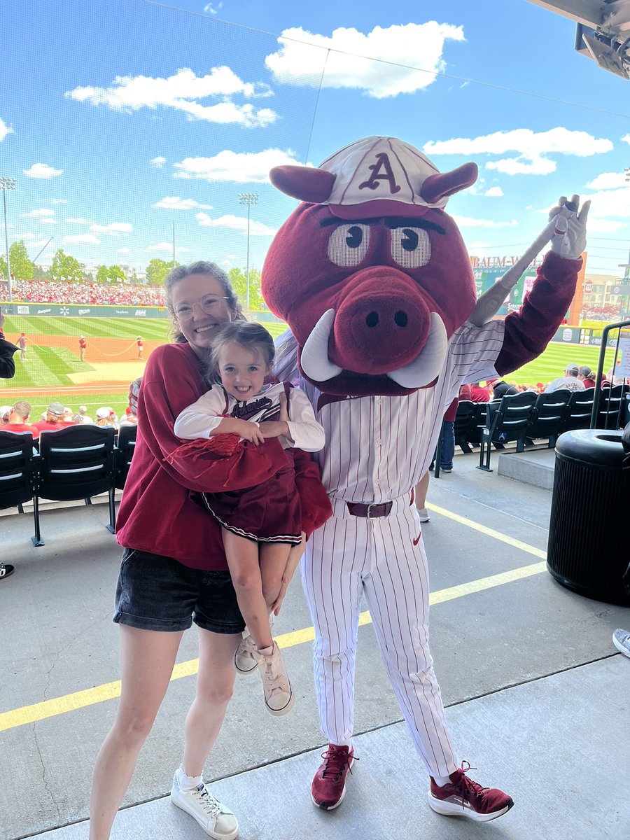 Ribby 🐗⚾️ tweet media