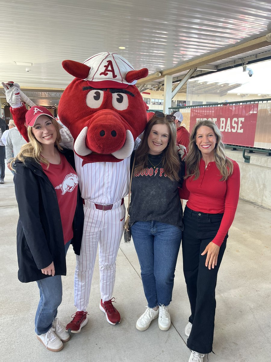 Ribby 🐗⚾️ tweet media