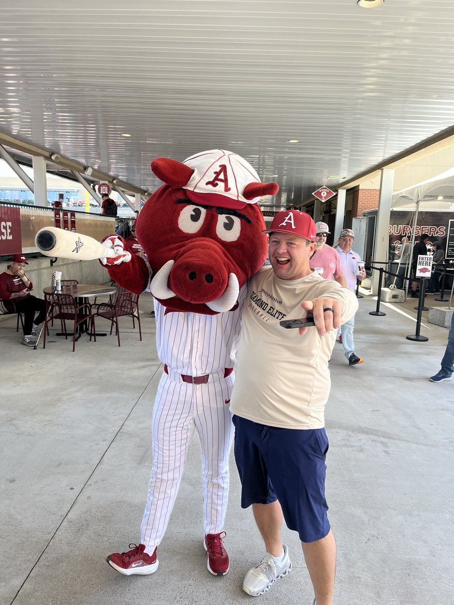 Ribby 🐗⚾️ tweet media