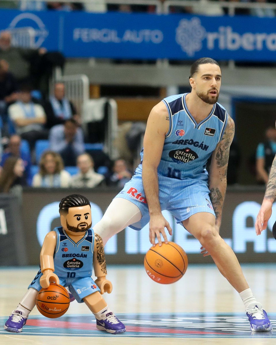 CBBreogan's tweet photo. Pasade e coñecede ao Río... 𝐋𝐄𝐆𝐎gán 🥴

Quen quere ver o resto? 😂

#ForzaBreo https://t.co/Z6TDpWHYIS