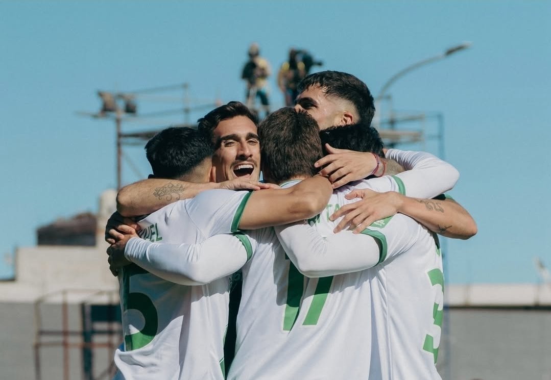 Triunfazo de #Banfield!!!
Se cortó la racha sin triunfos de visitante (octubre 2025) y se cerró un torneo mediocre con 3 puntos que suenan a merecido premio para un CT y un plantel que llevan adelante un dia a dia complicado. Ahora se viene la #copaargentina