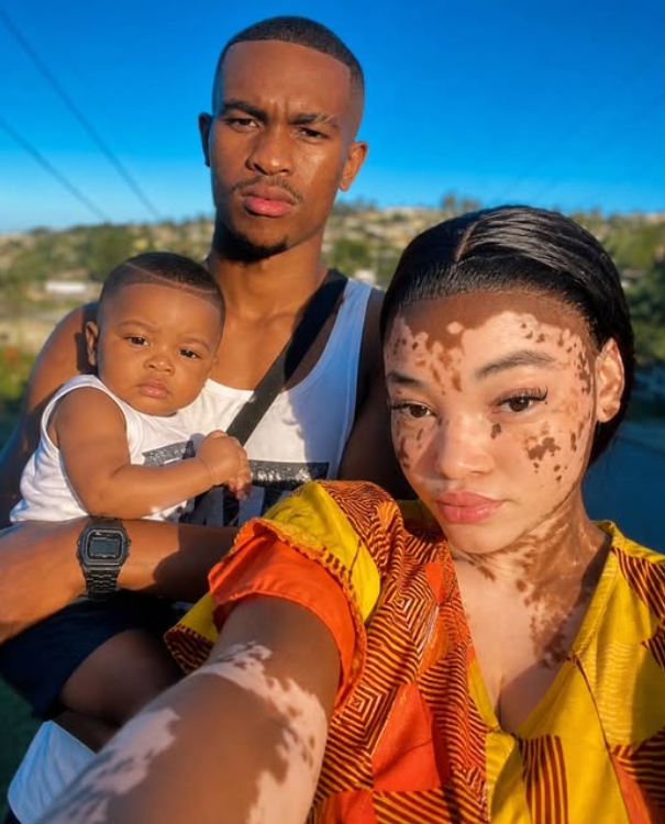 AfricanHub_'s tweet photo. Woman shows off her family to the world https://t.co/FWxTtcXnVS