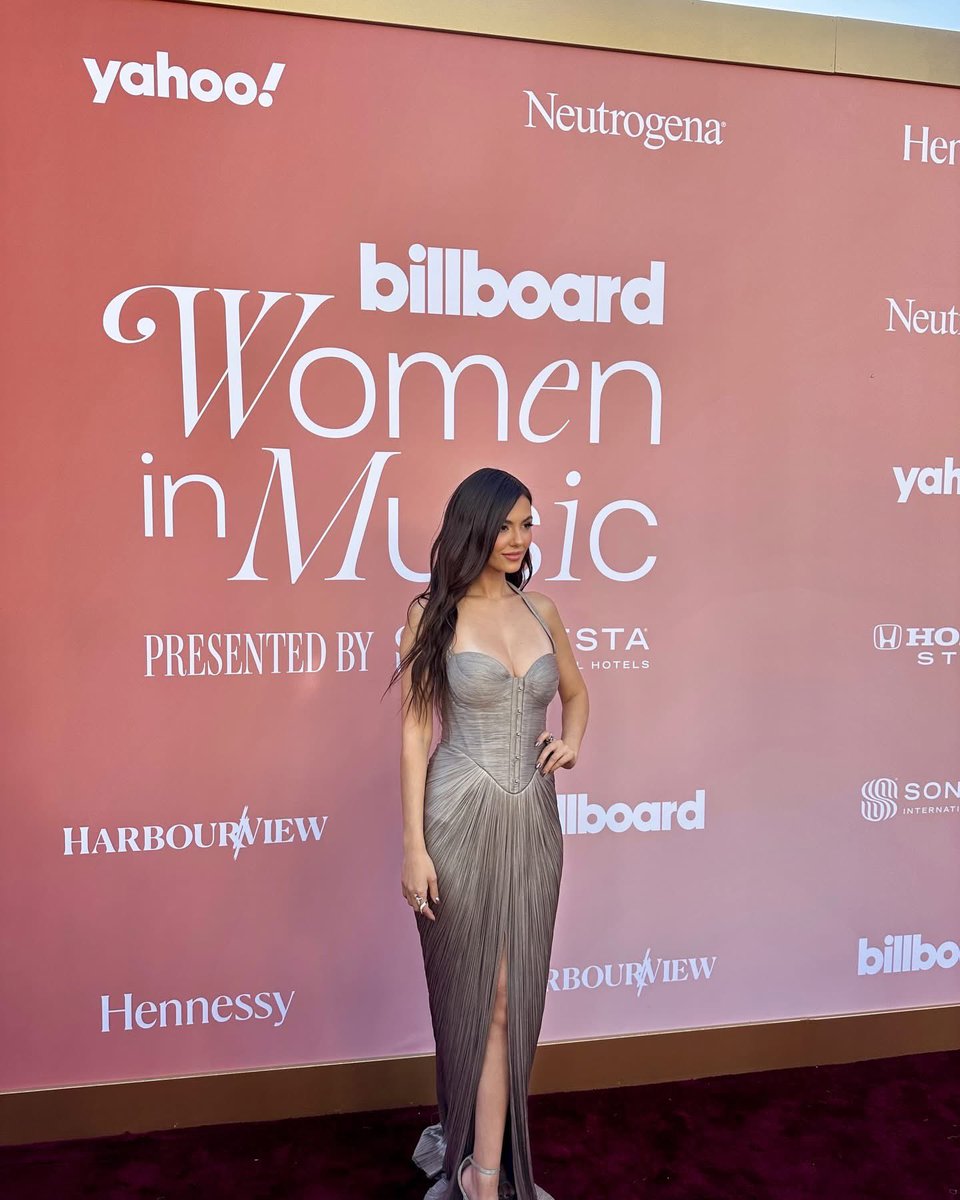 Victoria Justice tweet media