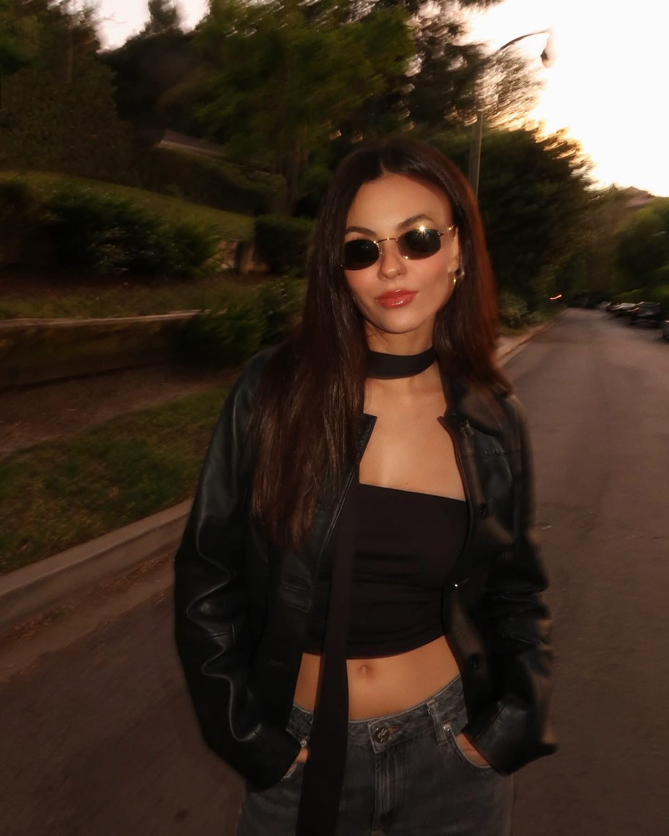 Victoria Justice tweet media
