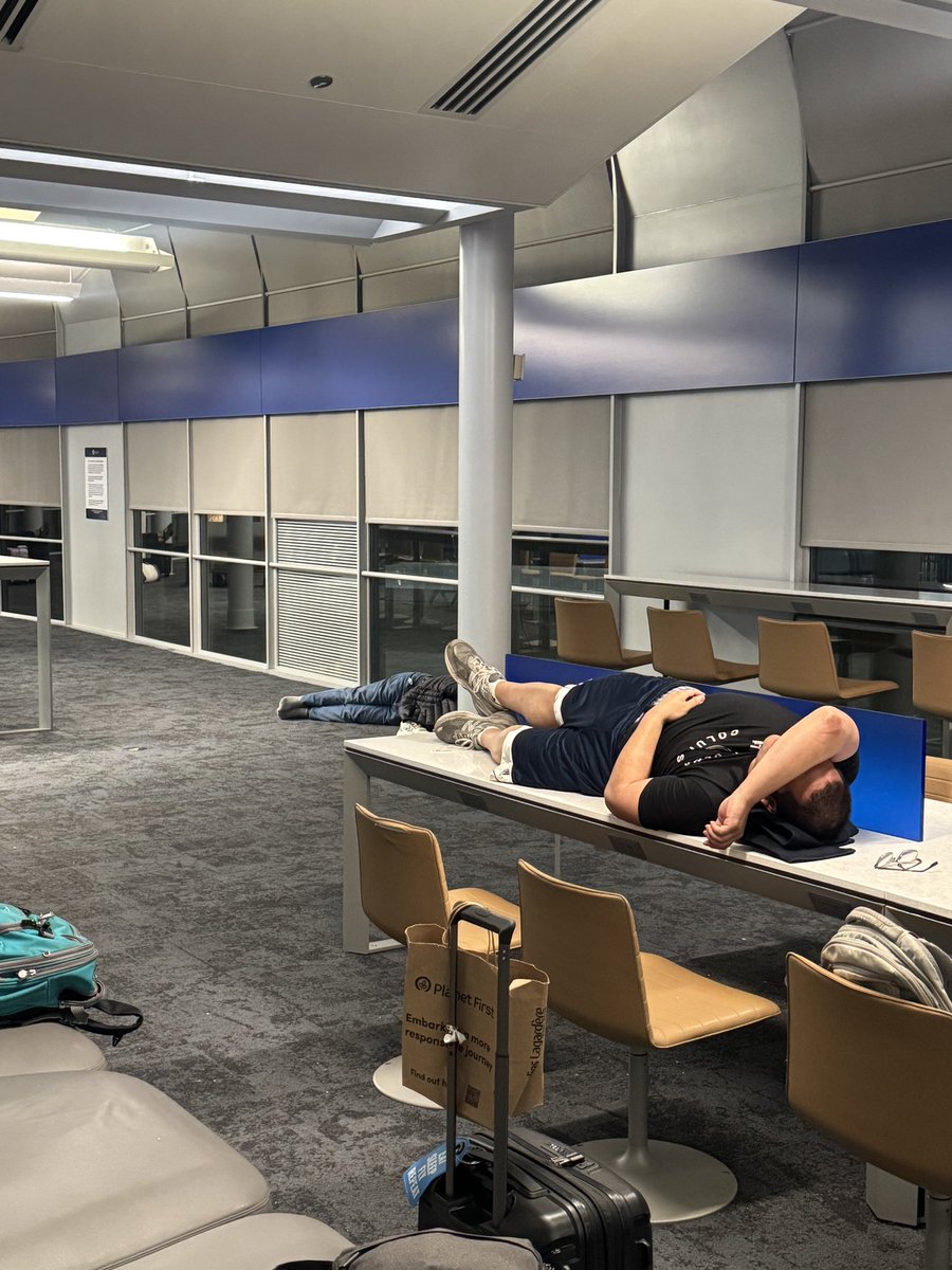 DeeJay2Freshz's tweet photo. @united sucks. 

People were stuck for hours, sleeping in the airport, with nothing open and there were no blankets offered, refreshments, or meaningful compensation offered. A lot of airlines handle situations like this far better. https://t.co/o5UsxxtaoR