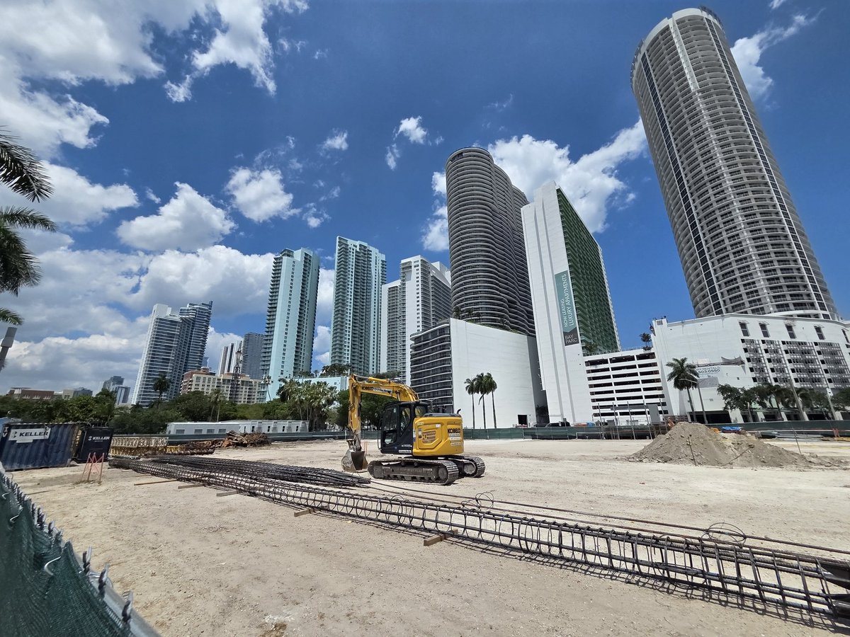 volvoshine's tweet image. They are *finally* moving on 1775 Biscayne Blvd 👀

The Biscayne Dead zone is almost history 

#miami #realestate