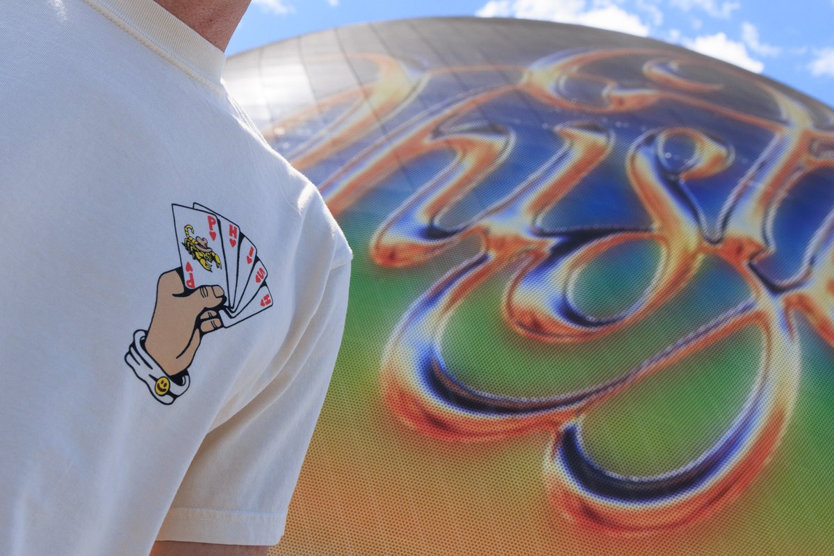 phishdrygoods's tweet photo. Final day to swing by merch stands for a special Weekend 3 Killer Acid event tee + hat at @spherevegas! Shirt is printed on a 100% cotton Comfort Colors tee. The hat is an embroidered lightweight, mid-profile, quick-dry 100% recycled nylon hat with snapback. And YES, we did save some posters for today!!