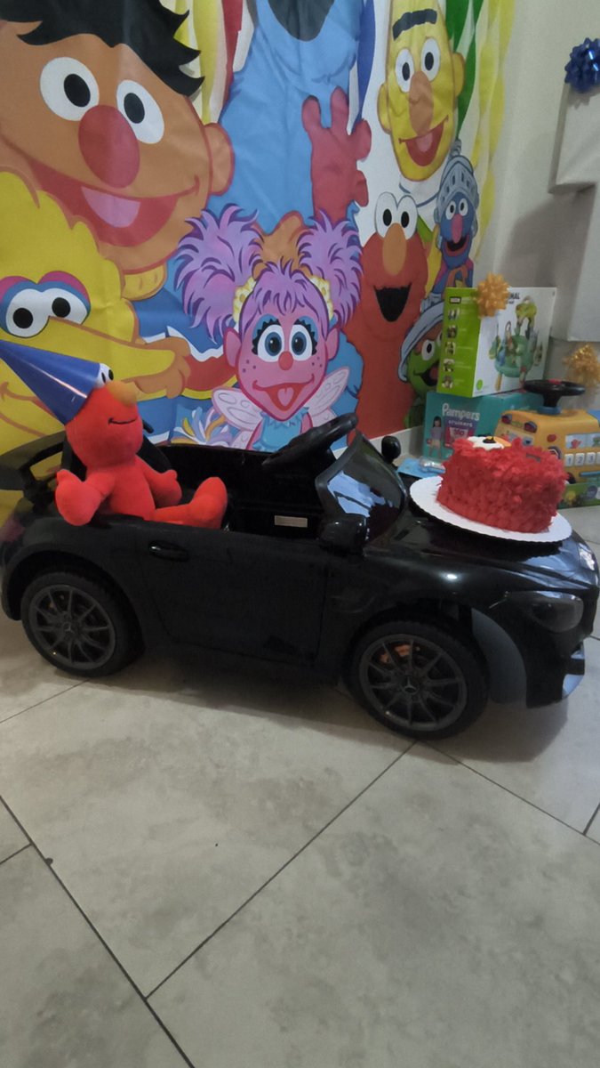 TheRealSoxChic's tweet image. Operation Grandson's 1st Birthday in Miami 2026 a Success 🙌😀 #SesameStreet #Elmo I'm