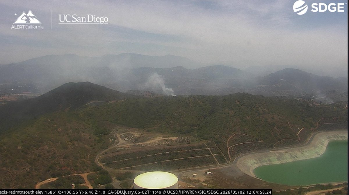JohnRMelson's tweet photo. Multiple vegetation fires in the SR76/I-15 Pala area visible on the UC San Diego Alert California cameras (https://t.co/KT5KXQyW1B) https://t.co/0DWCcu8VWj
