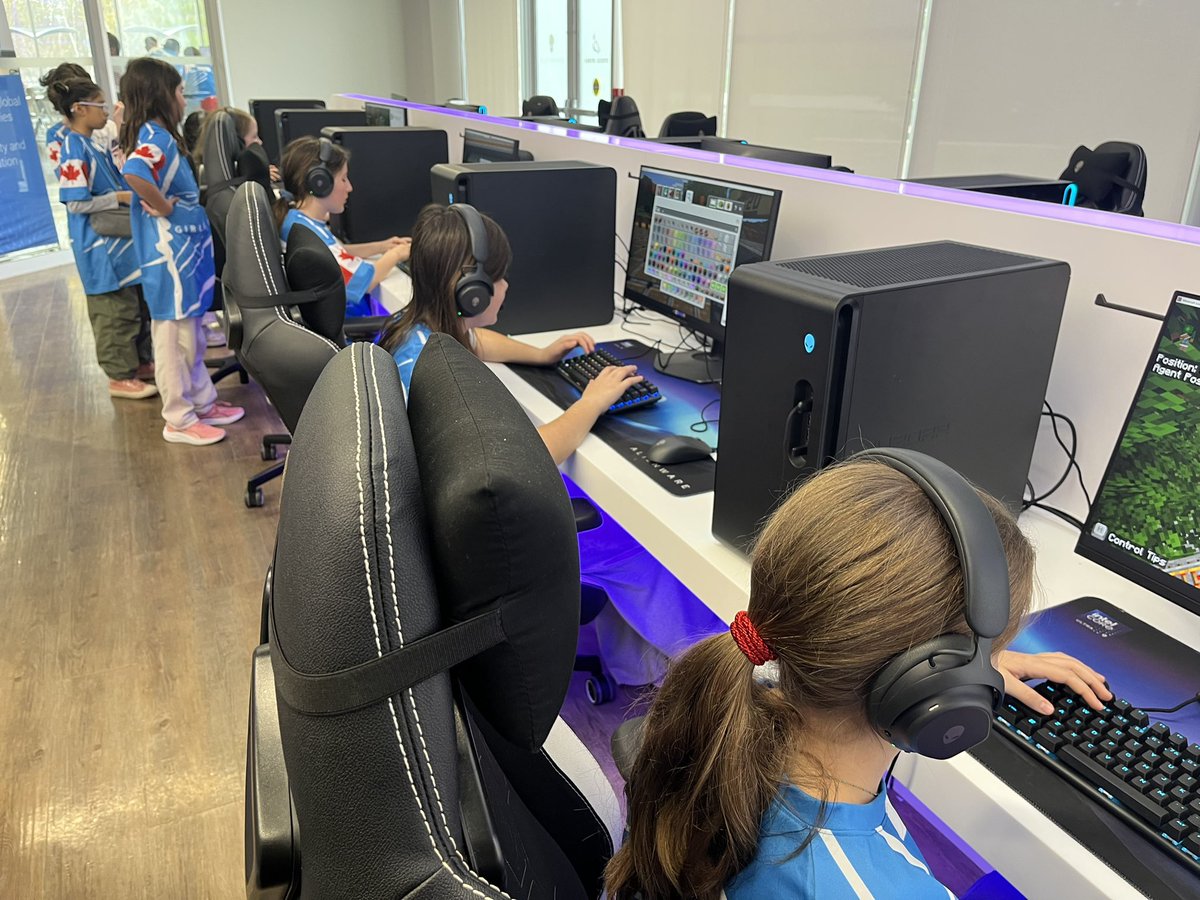 McM_MsT's tweet image. Round 5 &amp;gt; AI eco-gold mining town
🤩 #teamwork #problemsolving #communication #GirlsWhoGame #esports 🎮
@KatPapulkas
#TeachSDGs #STEM #GameOn #TransformEDU #MinecraftEDU
@DellTech
@MicrosoftEDU
@intel