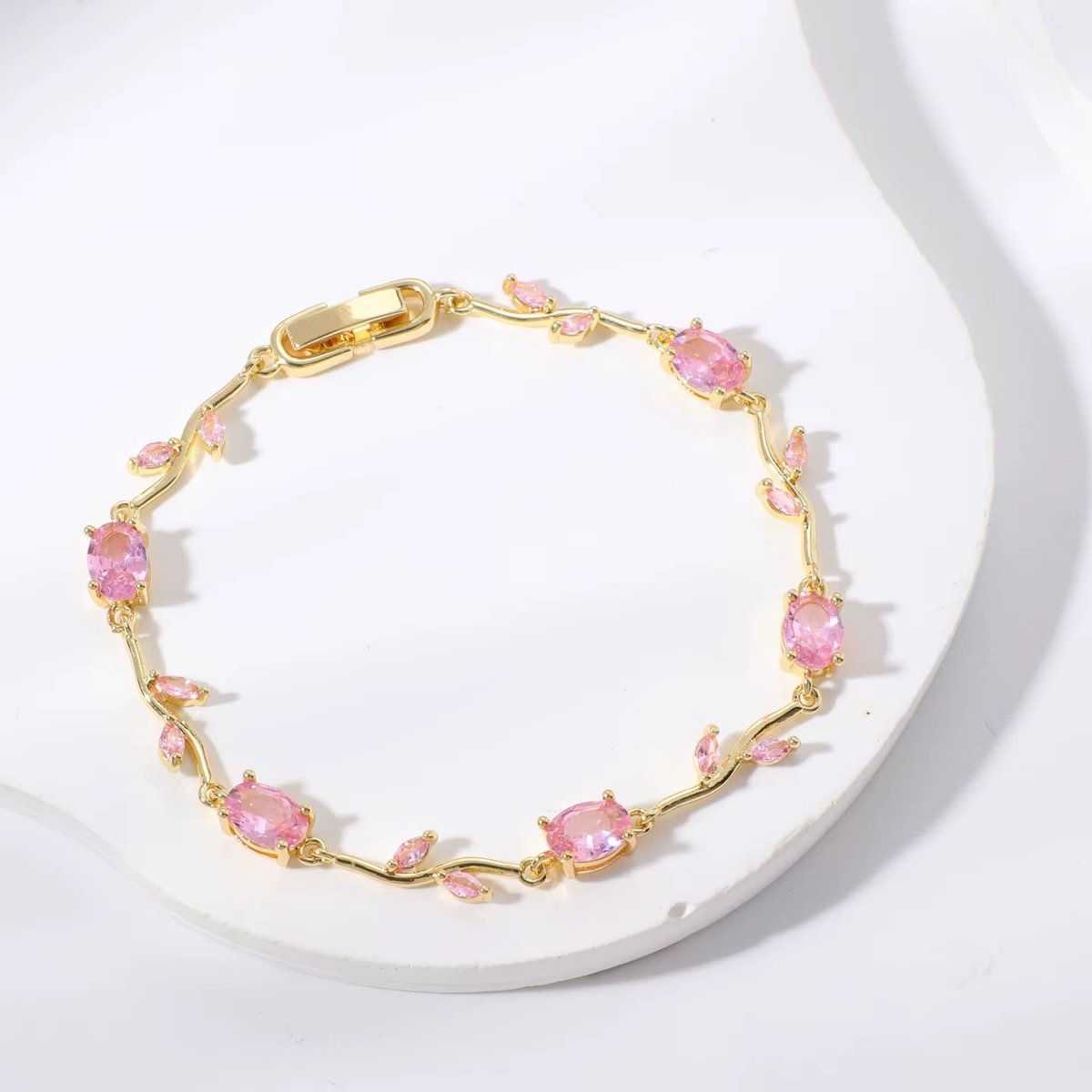 _byhana's tweet photo. Venez découvrir notre collection de bijoux raffinés en acier inoxydable plaqué or 18k — des pièces élégantes, durables et accessibles, pensées pour sublimer chaque femme au quotidien. ✨
+221766889191 https://t.co/UbrBaXGzdM