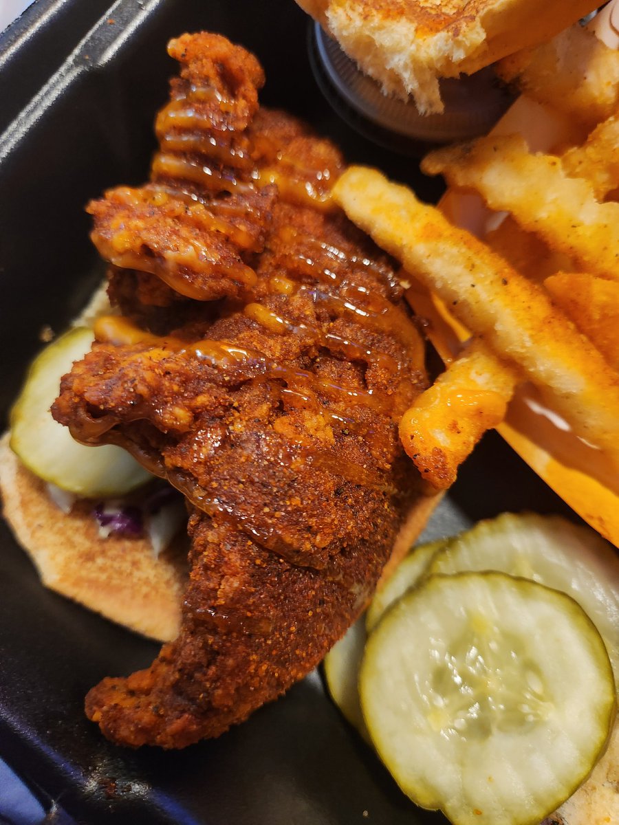 donrull's tweet image. @hotchickendaves It is so interesting how leadership prefers to abuse their customers rather than simply addressing issues that fall squarely on their hands. Please tell me what you see is wrong with this chicken? Hint: It's not edible. #CallMe