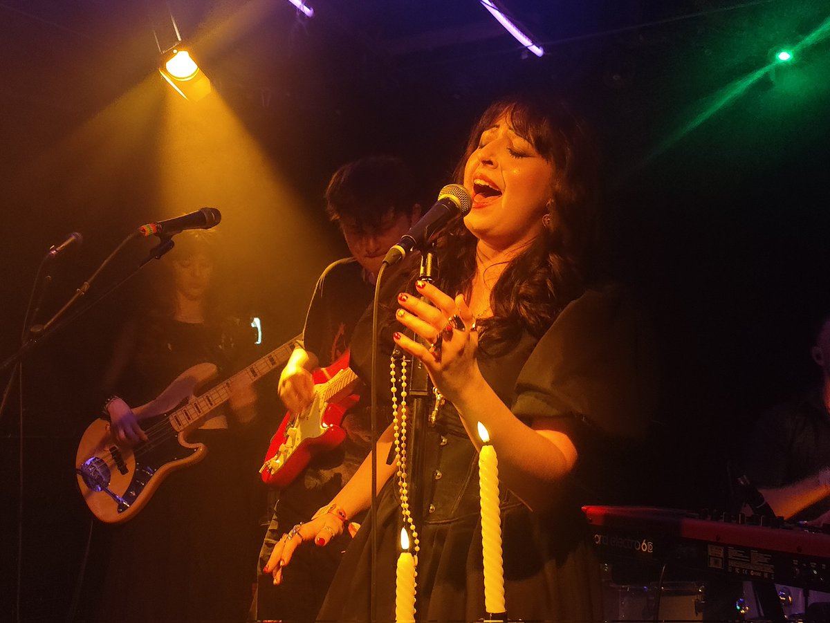 musicmafiauk's tweet image. Rachel Burnett hitting all the right notes for @SoundCity. Amazing vocals 

#liverpool #music #festival #soundcity @wordsandstories