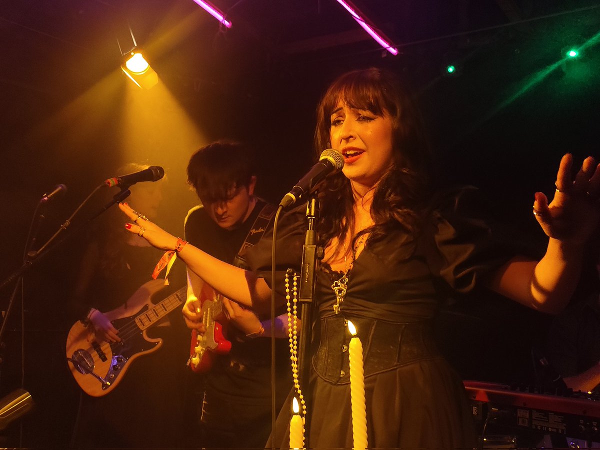 musicmafiauk's tweet image. Rachel Burnett hitting all the right notes for @SoundCity. Amazing vocals 

#liverpool #music #festival #soundcity @wordsandstories