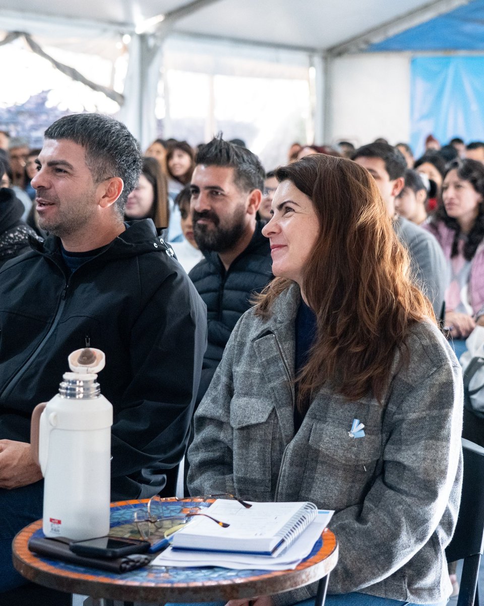 Un nuevo sábado de formación política en la Casa del PJ Moreno, en este segundo encuentro de “Filosofía peronista”, junto a la historiadora y docente Julia Rosemberg.

Celebramos estos espacios necesarios de encuentro, aprendizaje y debate 💬