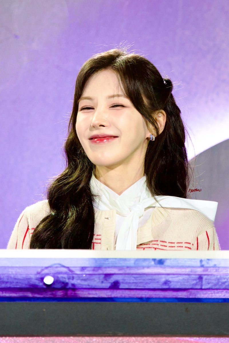 스테파니 tweet media